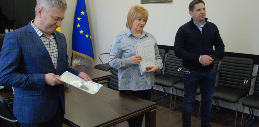 Для двох сестер-близнючок з Мостиська придбали квартири