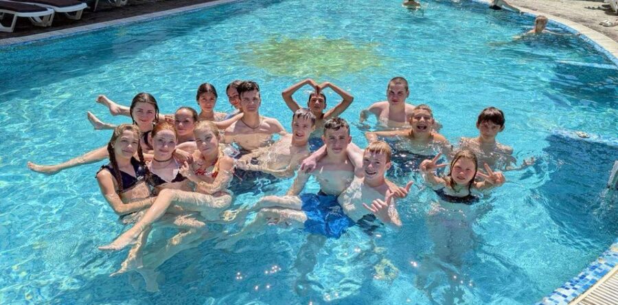 14 дітей пільгових категорій Івано-Франківської громади відпочили у безпечному середовищі Міжнародного дитячого центру «Артек»