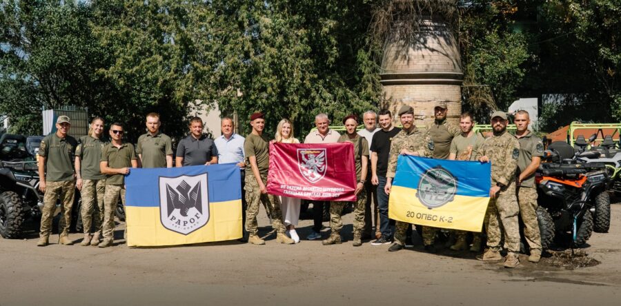 Фонд «Повернись живим» та Львівська ОВА передали військовим автівок на понад 24 мільйони