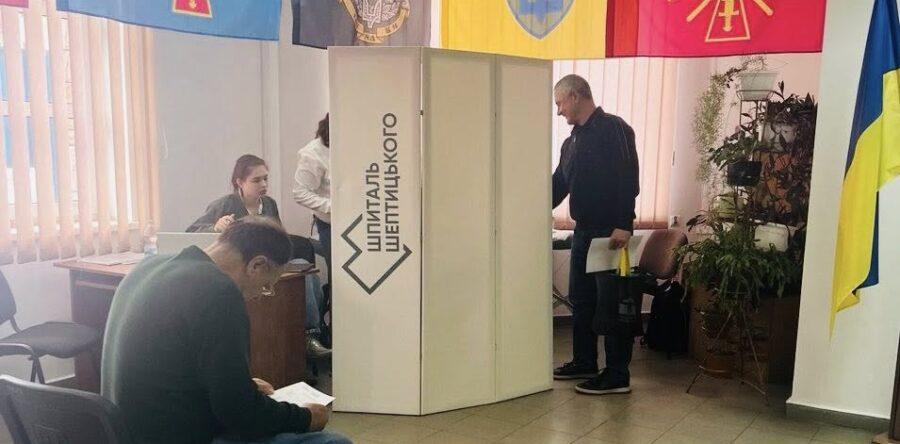 У Яворівському районі триває надання безкоштовних консультацій та підтримки жителям завдяки роботі благодійних організацій