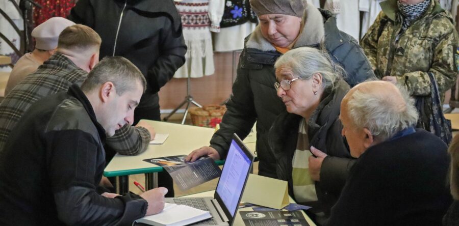 В Новояворівській громаді провели зустріч з родинами полонених та зниклих безвісти військовослужбовців