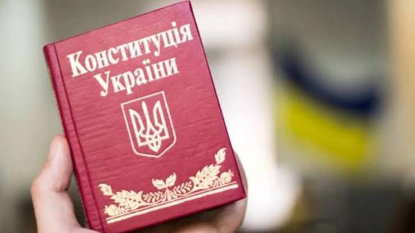 Конституція України відтепер повністю перекладена жестовою мовою