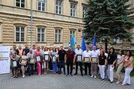 З нагоди професійного свята у Львівській ОВА відзначили державних службовців