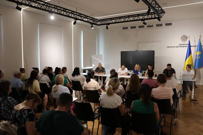 Родини безвісти зниклих військовослужбовців зустрілися з представниками державних структур у Львівській ОДА