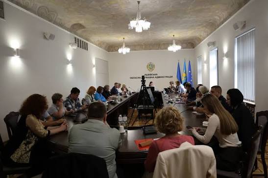 На Львівщині посилюють профілактику онкозахворювань, контроль за антибіотиками та безпеку харчування у школах