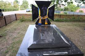 Пам’ятник з могили Євгена Коновальця у Роттердамі прибув на Львівщину
