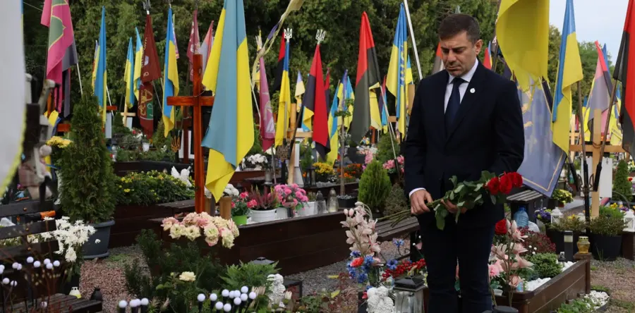 Дмитро Лубінець вшанував пам’ять полеглих Захисників і Захисниць України на Марсовому полі