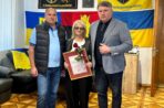 Начальник Яворівської РВА Ярослав Коминський відзначив директорку Краковецького ЗДО Лесю Лисак з нагоди Дня працівників освіти та 25-річчя професійної діяльності