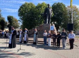 На Яворівщині діти молилися за мир та єдність