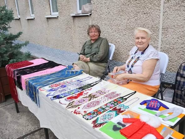 У Яворівському районі продовжують надавати безкоштовну допомогу мешканцям громад і внутрішньо переміщеним особам, зокрема людям старшого віку.
