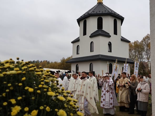 У Волі-Старицькій освятили храм Покрови Пресвятої Богородиці