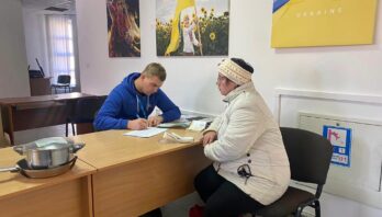 У Яворівському районі жителі можуть безкоштовно отримати різні види допомоги: адреси, контакти
