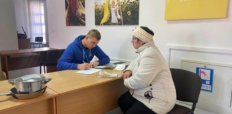 У Яворівському районі жителі можуть безкоштовно отримати різні види допомоги: адреси, контакти