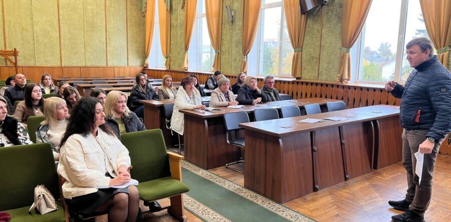 Яворівська ДПІ: Про сплату майнових податків та онлайн-сервіси ДПС під час робочих зустрічей у Яворівській ТГ