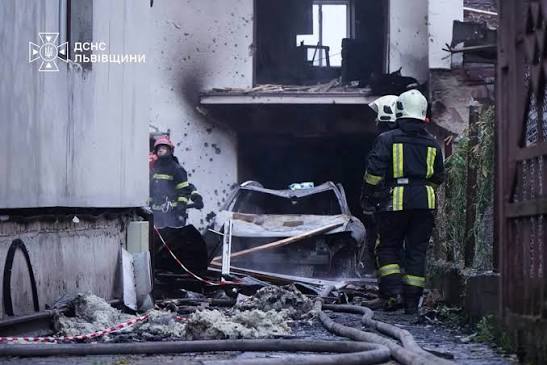 У Мурованому внаслідок падіння збитого безпілотника пошкоджена житлова забудова