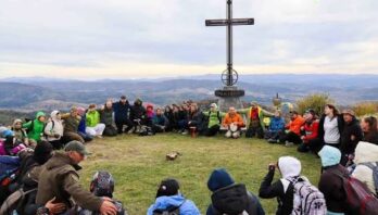 Осінні гори, жива музика і незабутня атмосфера: якою була ветеранська мандрівка Росохацькими полонинами в межах «Терапії мандрами»